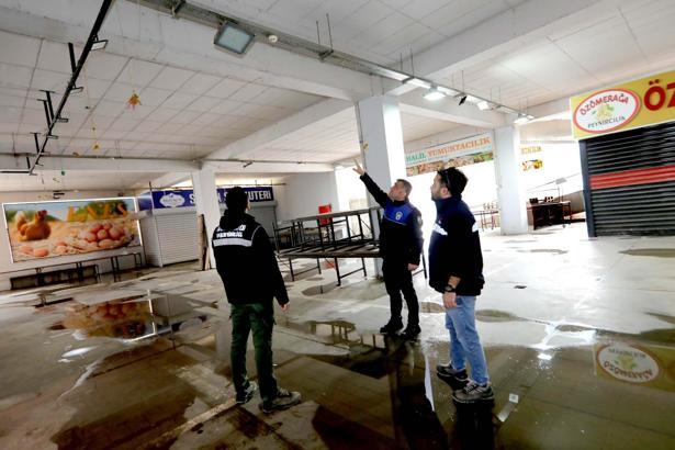 Bayraklı'nın pazar yerlerinde aydınlatma çalışması