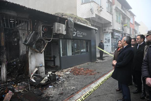 Edirne Valisi Sezer, 5 işyerinin yandığı bölgede incelemede bulundu