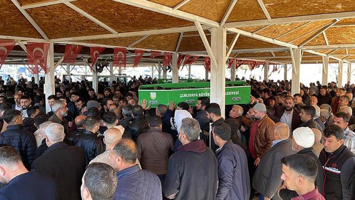 Kızlarından birini serumuna ilaç enjekte edip, diğerini sırtından vurarak öldürmüş