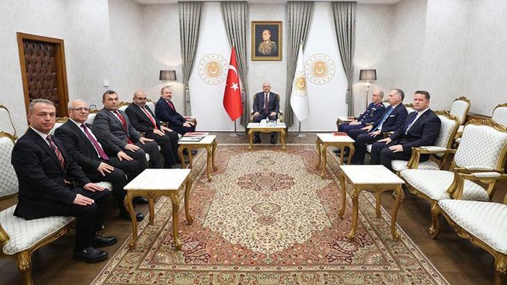 Bakan Güler, TEMUD Genel Başkanı Emekli Uzman Çavuş Tilkici'yi kabul etti