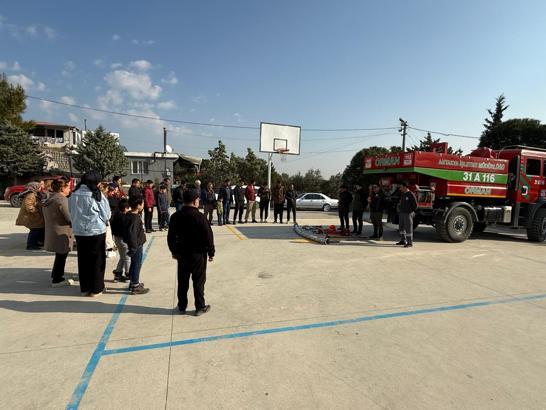 Hatay’da orman köylülerine yangınla mücadele eğitimi verildi