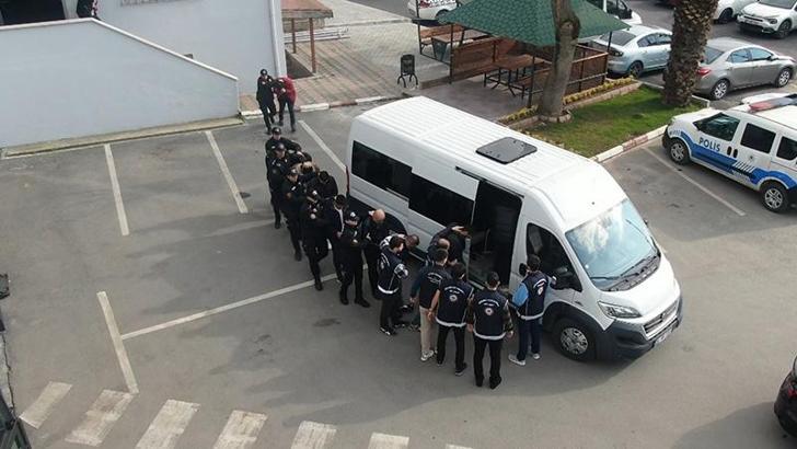 Bot üretip, kaçak göçmen taşımışlar; 15 tutuklama
