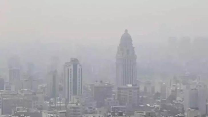 Tahran'da hava kirliliği nedeniyle okullar tatil edildi