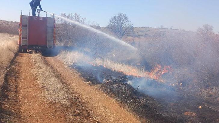 Mardin'de örtü yangını