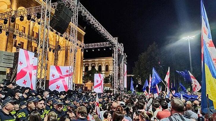 Kallas: AB, Gürcistan halkının özgürlük ve demokrasi mücadelesinde yanındadır