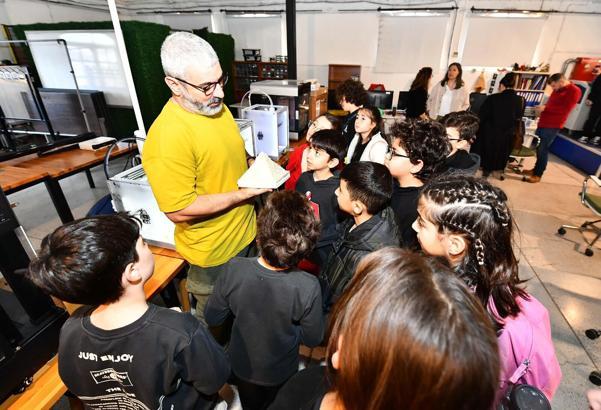 Geleceğin girişimcileri, fikirlerinin temellerini FabrikaLab İzmir'de attı