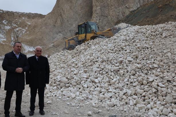 Sivas'ta belediyenin yeni taş ocağı tesisi üretime başladı