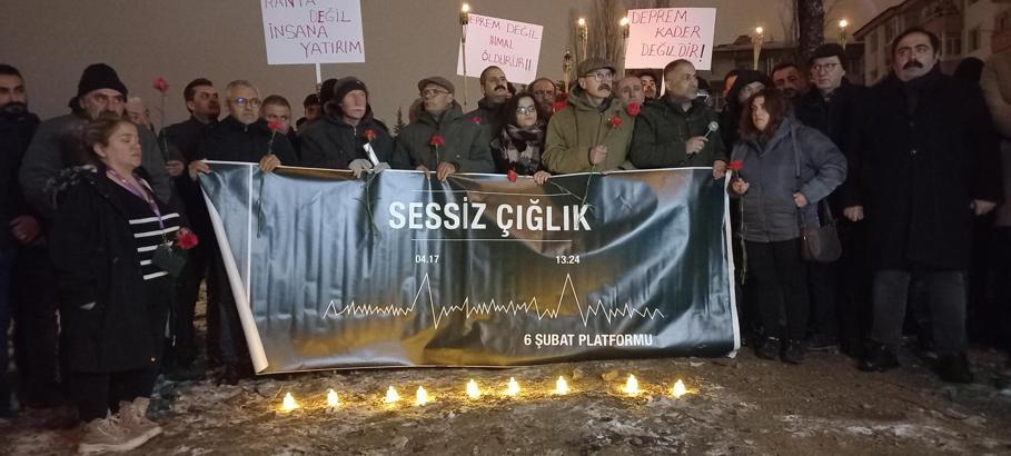 Malatya'da depremde ölenler, Hayat Sitesi enkazının kaldırıldığı alanda anıldı