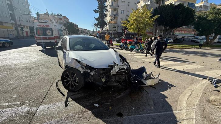 Kazada yaralanan ablasının başından ayrılmadı