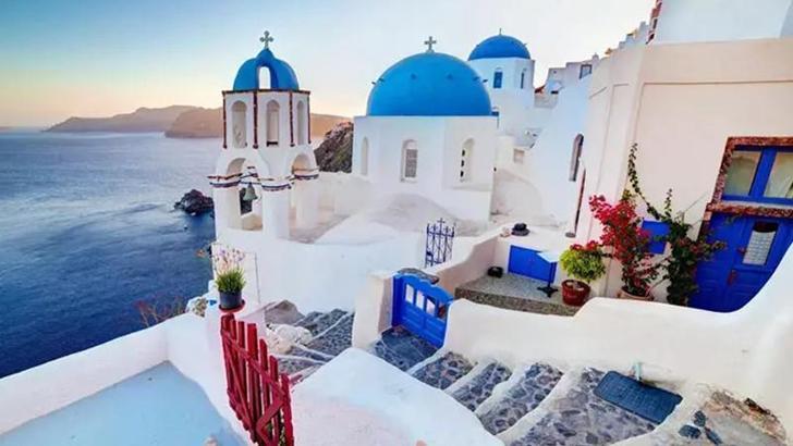 Santorini'de OHAL ilan edildi