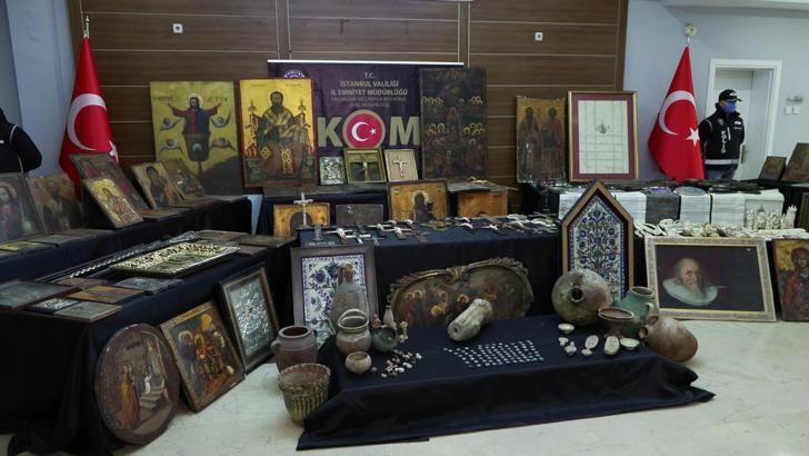 İstanbul - Fatih ve Küçükçekmece'de tarihi eser operasyonu: 931 obje ele geçirildi