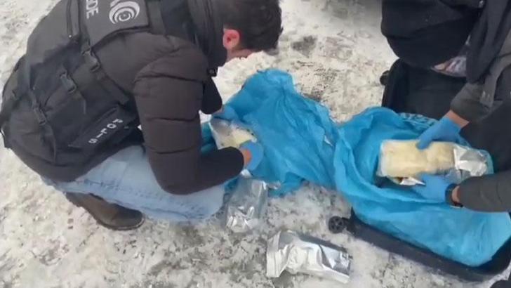 Niğde'de hafif ticari araçta 15 kilo sentetik uyuşturucu ele geçirildi; 2 tutuklama