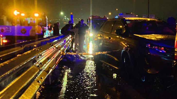 Ataşehir'de 6 aracın karıştığı zincirleme kaza:1 ölü, 2 yaralı