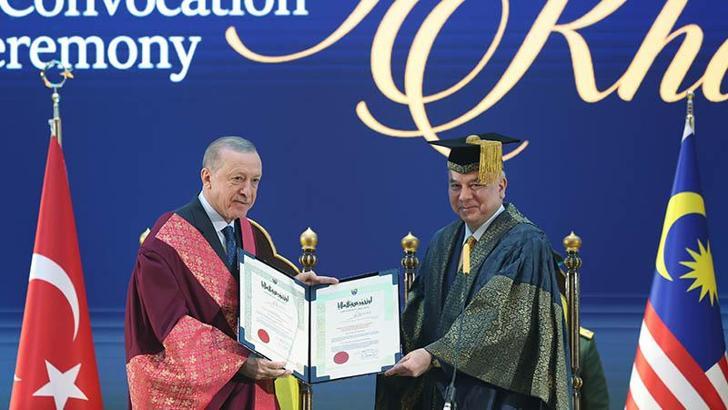 Cumhurbaşkanı Erdoğan'a Malezya'da fahri doktora beratı verildi