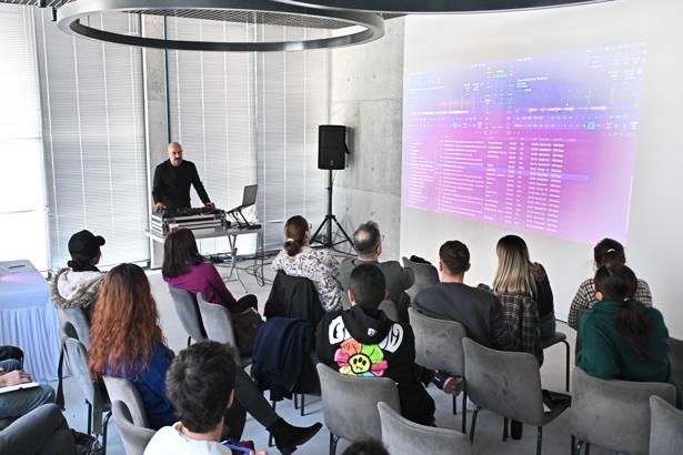 DJ Atölyesi genç yetenekleri sahneye hazırladı