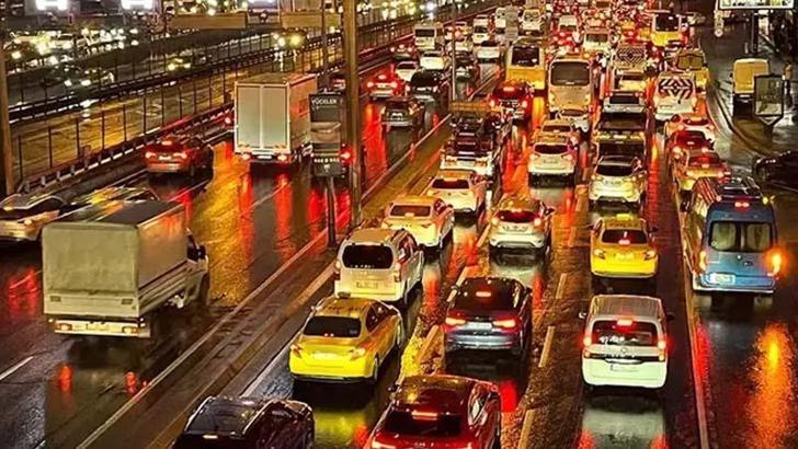İstanbul'da trafik yoğunluğu yüzde 80'e ulaştı