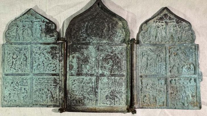 Aydın'da 200 bin dolar değerinde tarihi eserlerle yakalanan 2 kişiye gözaltı