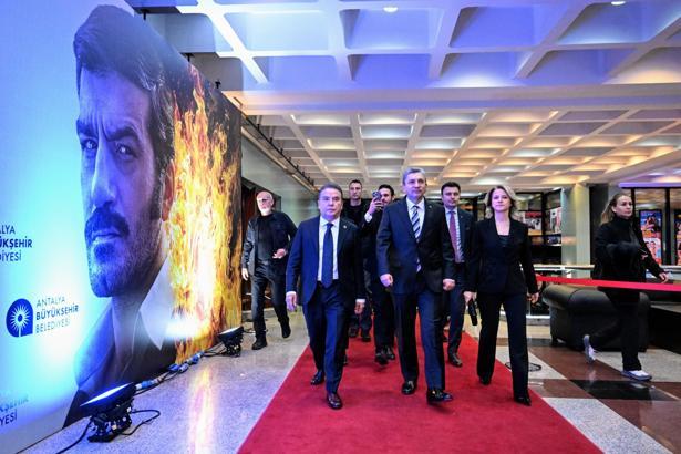 'Dayı 2' filminin oyunculu özel gösterimi yapıldı