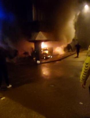 Samsun'da çiçekçi dükkanı yandı