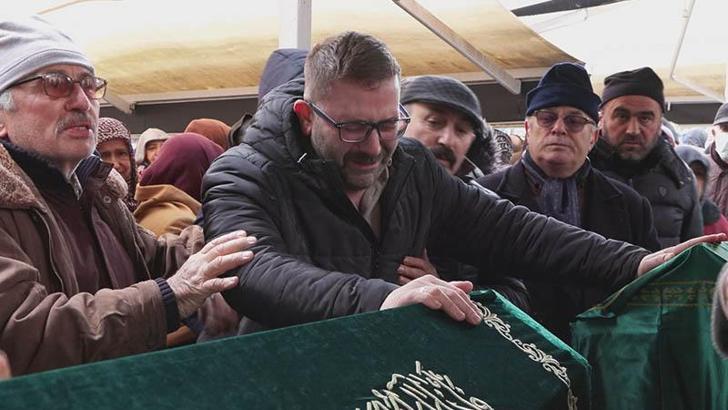 Ankara'da annelerinin bileklerini keserek öldürdüğü 2 çocuk toprağa verildi