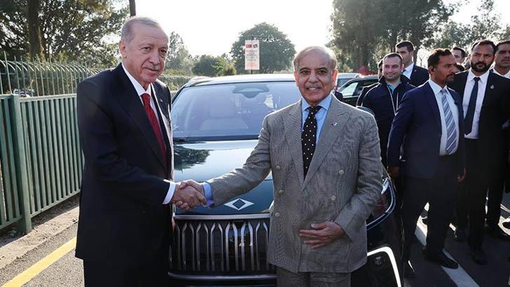 Cumhurbaşkanı Erdoğan, Pakistan Başbakanı Şerif’e Togg hediye etti
