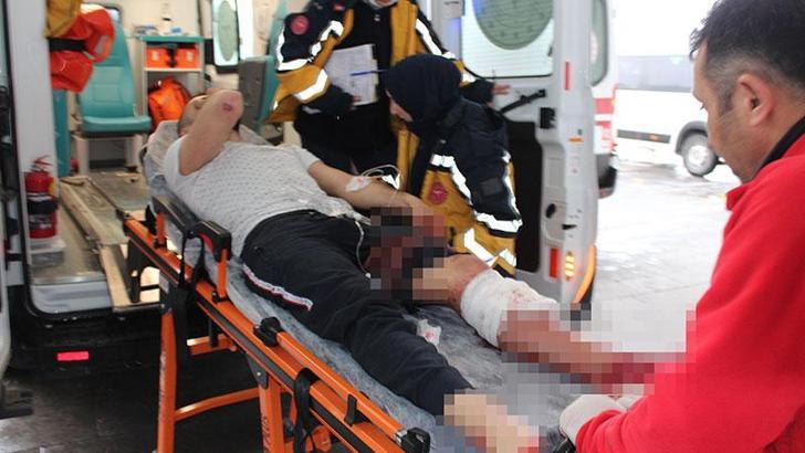 Elinden cep telefonu alan ağabeyi ile annesini bacaklarından bıçakladı