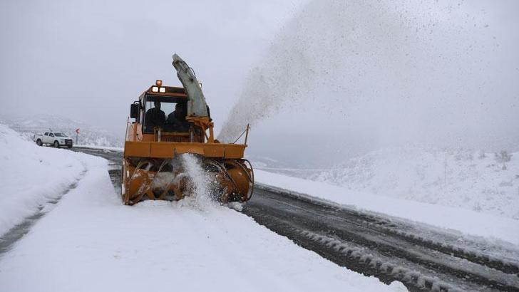 Bingöl’de 215 köy yolu, kardan ulaşıma kapandı