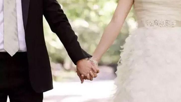 Bakanlıktan, 'Seviyorsan evlen' paylaşımı