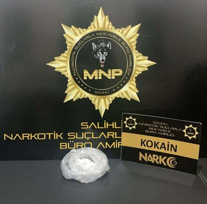 Manisa'da otomobilde kokainle yakalanan 3 kişiye gözaltı
