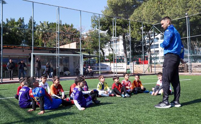 Futbol Akademisi'nde 1600 çocuk eğitim aldı