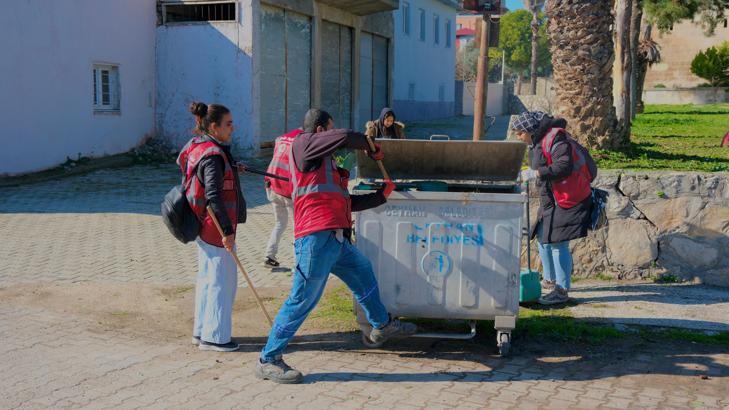 Ceyhan Belediyesi'nden Kurtkulağı Mahallesi’nde temizlik çalışması