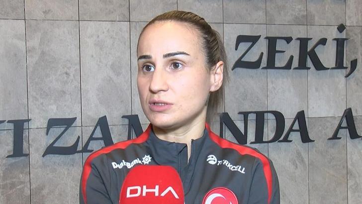 Milli futbolcu Arzu Karabulut: İlk 2 maçı galibiyetle bitirip 6 puanla en üst sırada olmak istiyoruz