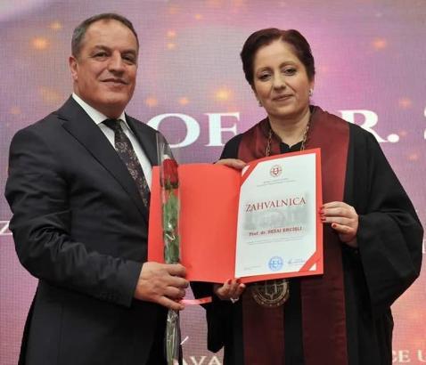 Türk profesöre bir ödülde Bosna-Hersek'ten