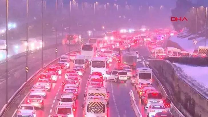 İstanbul'da trafik yoğunluğu yüzde 90'a ulaştı