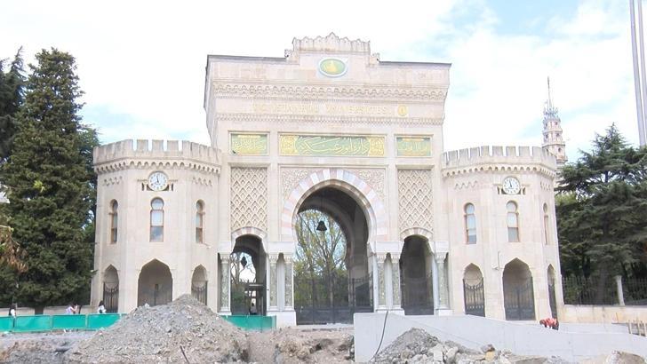 İstanbul Üniversitesi'nde kar yağışı nedeniyle eğitime 1 gün ara verildi