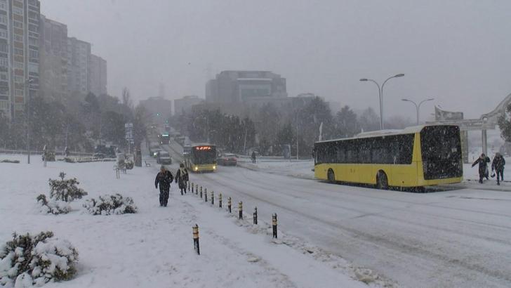 İstanbul - Başakşehir'de kar tipi şeklinde yağdı; vatandaşlar zor anlar yaşadı