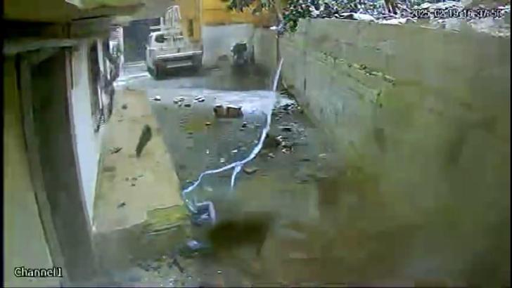 İstanbul - Kağıthane’de toprak kayması kamerada