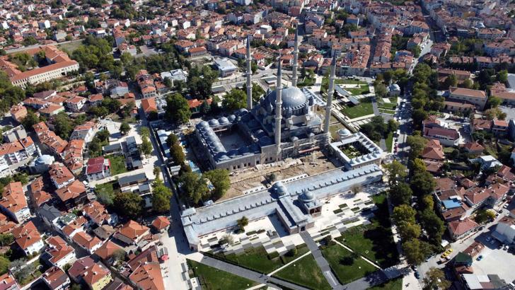 Restorasyondaki Selimiye Camisi'nde 2 yıl aradan sonra, ramazan ayında mahya asılacak