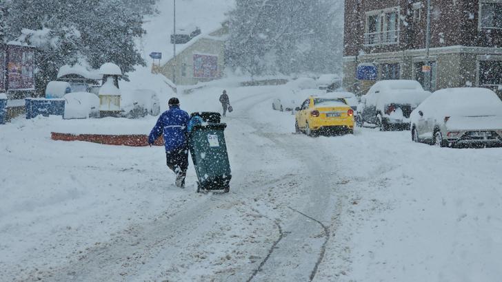 Zonguldak'ta kar yağışı, 252 köy yolu ulaşıma kapandı