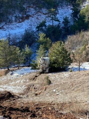 Beton mikseri ağaca çarptı: 1'i ağır, 2 yaralı