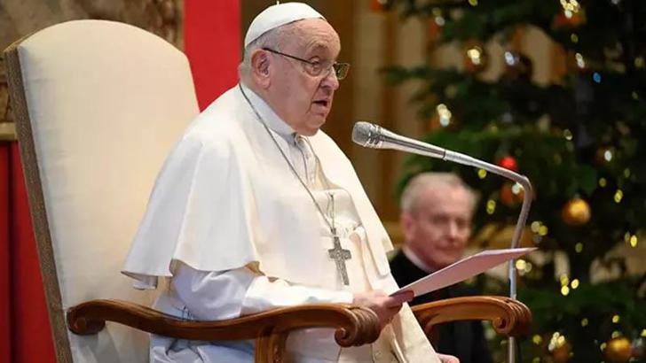 Vatikan: Papa Franciscus'un durumu kritik