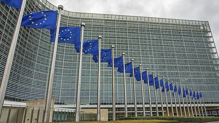 AB'den Almanya'daki seçimin galibi Merz'e tebrik mesajları