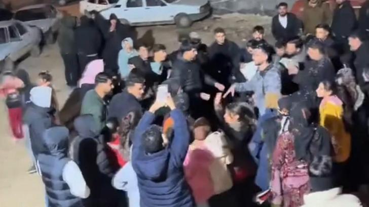 Şanlıurfa’da kına gecesinde damadın başından aşağı saman döktüler