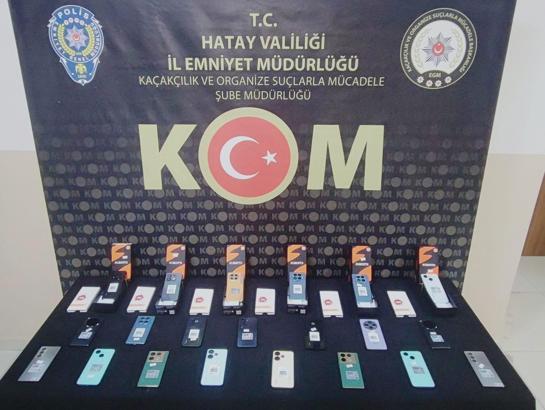 Hatay’da kaçak silah, telefon ve sigara yakalandı