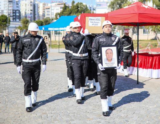 Vefat eden polise törenle veda