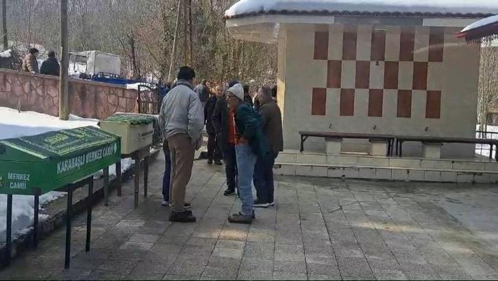 Kanserden ölen eşinden bir gün sonra kalp krizi geçirdi; çift yan yana toprağa verildi