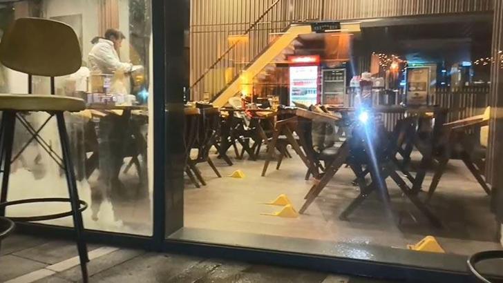Başakşehir'de restoranda buluşan 2 arkadaşa silahlı saldırı: 1 ölü