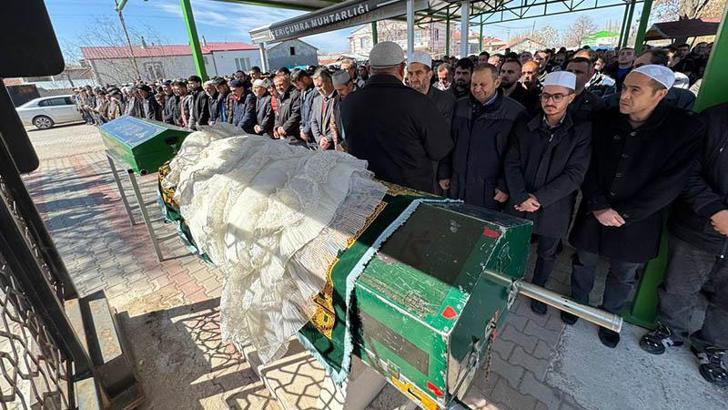 Otomobildeki patlamada ölen 3 aylık Mustafa, doğduktan sonra ilk kez taburcu olmuş