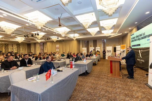 Büyükşehir Kariyer Merkezi, iş dünyasını geleceğe hazırlıyor