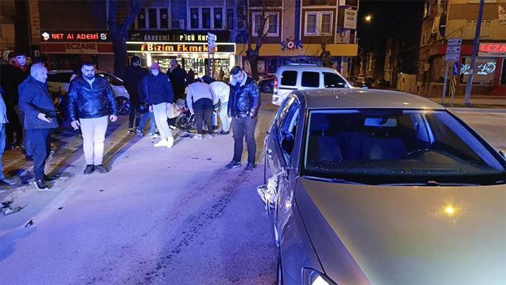 İnegöl'de otomobille çarpışan motosikletli yaralandı